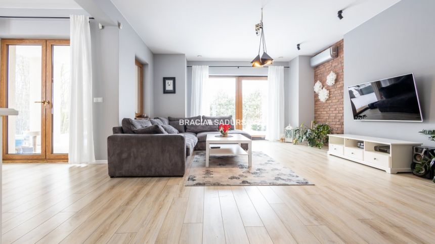 Duża działka 17,8 ar, las, widok, 8 km od Krakowa miniaturka 17
