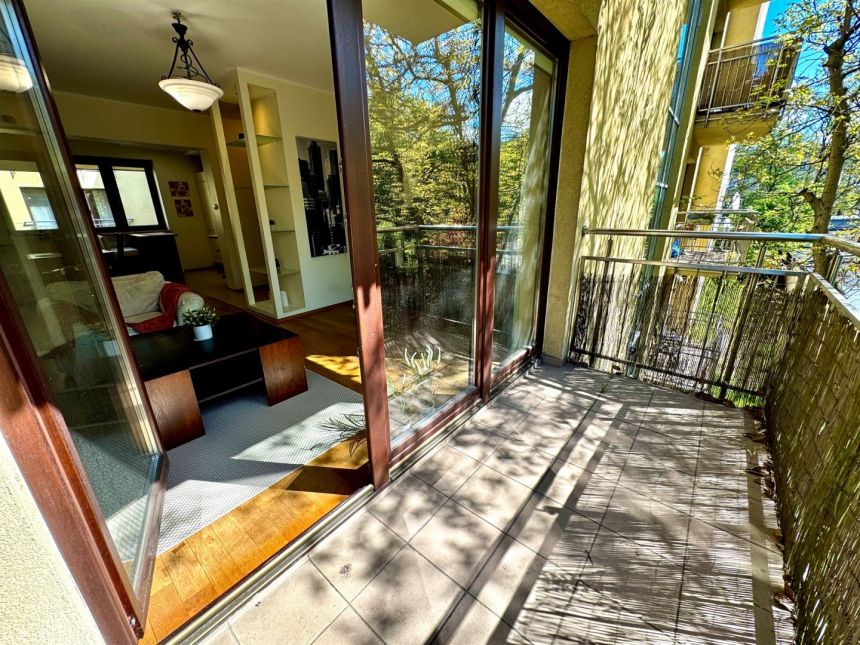 Nowoczesny, wygodny apartament z garażem w Centrum miniaturka 4