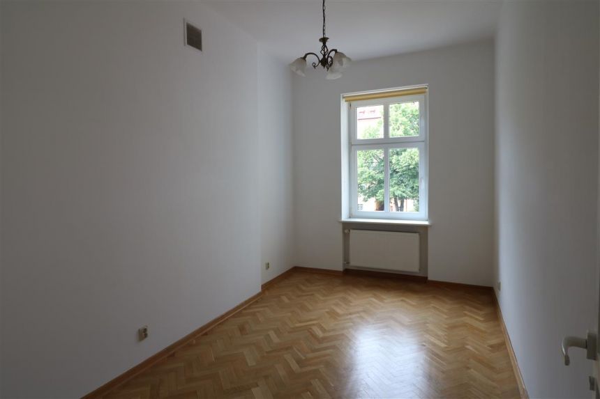 Pokój biurowy w samym sercu Gdyni 15m2 -1100zł-! miniaturka 6