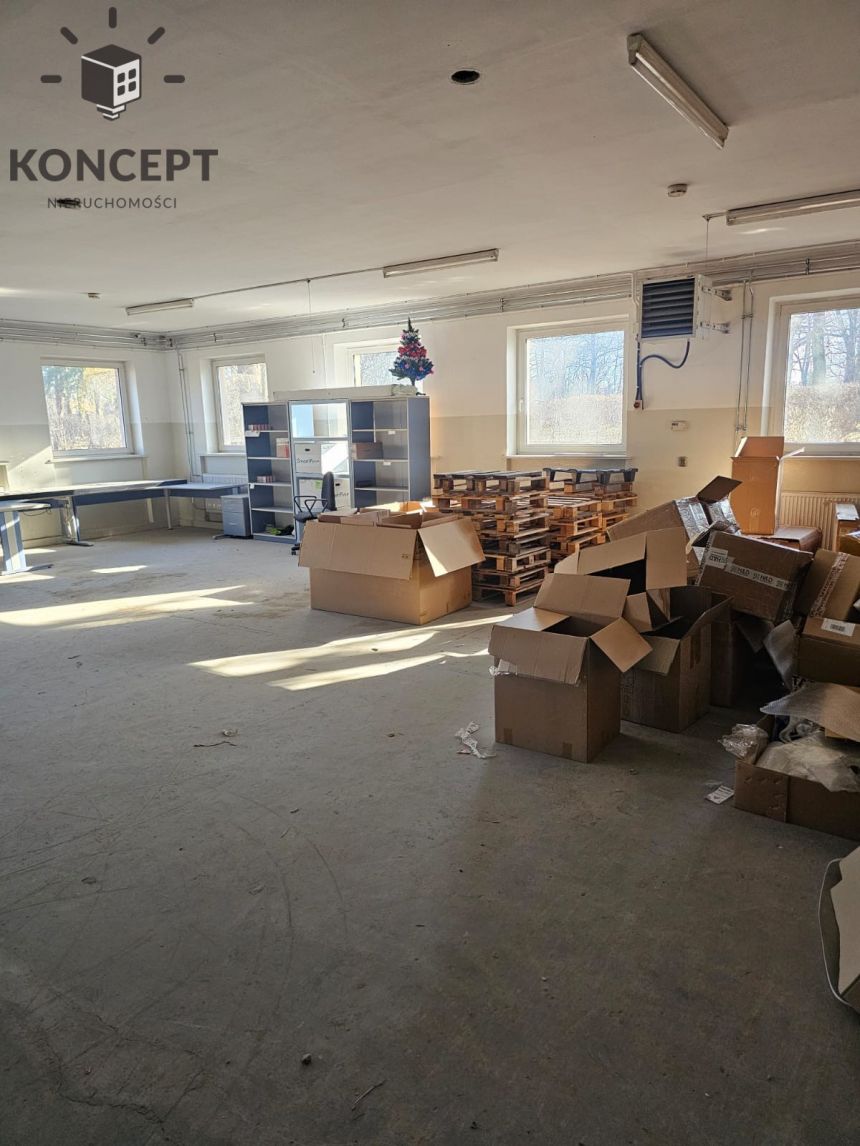 Hala magazynowa 220m2 oraz biuro 86m2 Kamieńskiego miniaturka 2