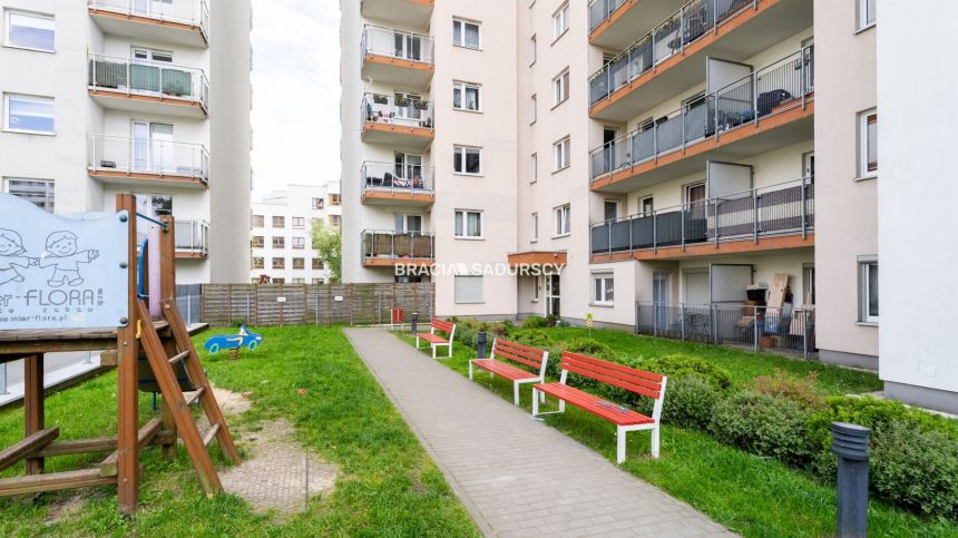 3 pokoje, dwa balkony, po remoncie miniaturka 37