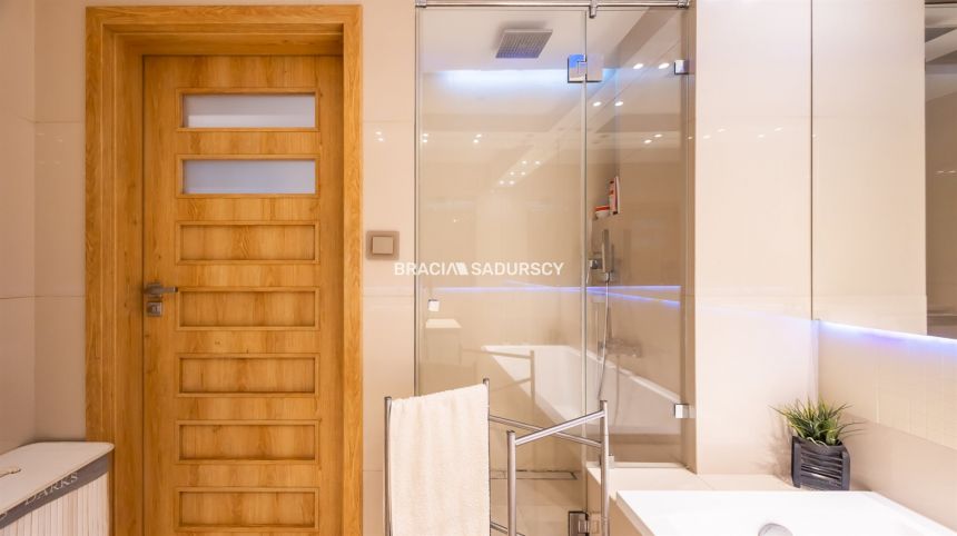 Nowoczesny salon 40m2/2balkony/garaz/piwnica miniaturka 17