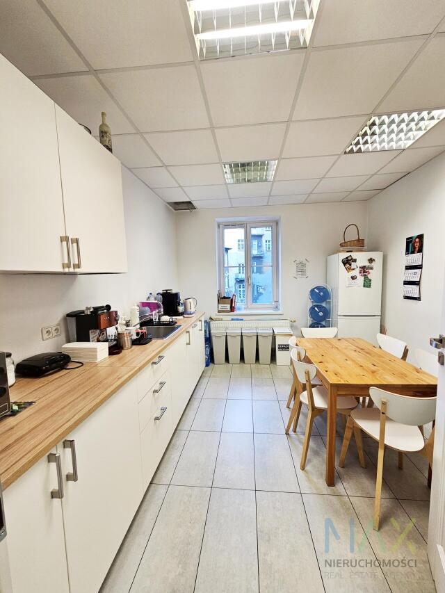 Przestronny lokal w pięknej kaminicy i miejcu miniaturka 6