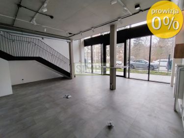 Parter , witryna , reprezentacyjny apartamentowiec