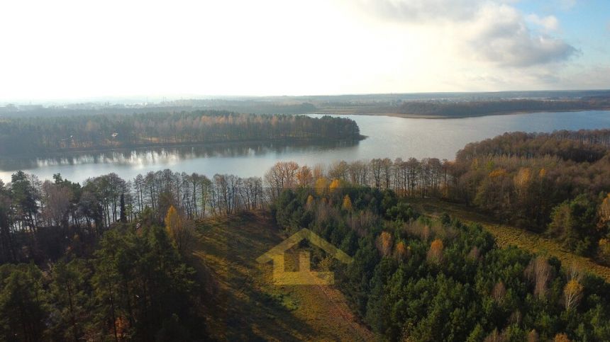 Działka z linią brzegową jeziora - zdjęcie 1