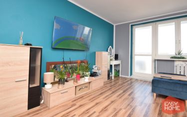 3 pokojowe + osobna kuchnia, 64 m2 do remontu