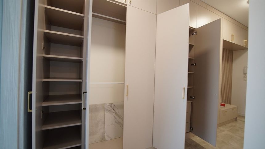 Wynajem apartament 76m2. 3 pokoje z tarasem miniaturka 12