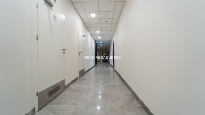 powierzchnia biurowa w nowoczesnym biurowcu miniaturka 43