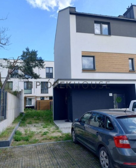Dwupoziomowe mieszkanie w Markach miniaturka 8