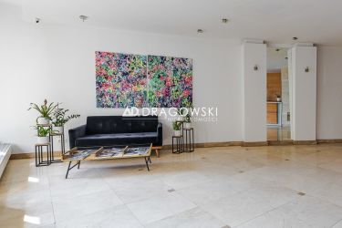 Śródmieście - dwa pokoje do wynajęcia.