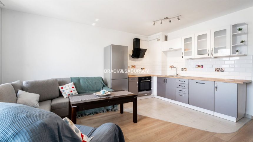 Komfortowy apartament 3 pok. z parkingiem gratis miniaturka 3