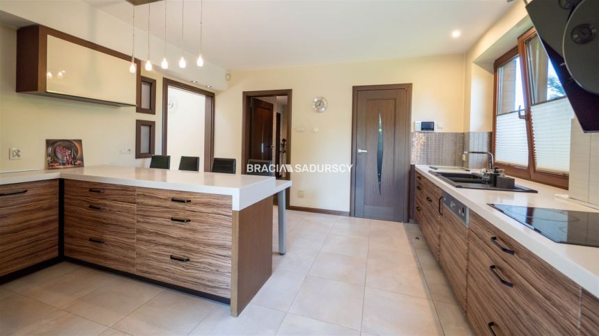 Rezydencja 420m2, 28 arów, 8 pokoji miniaturka 16