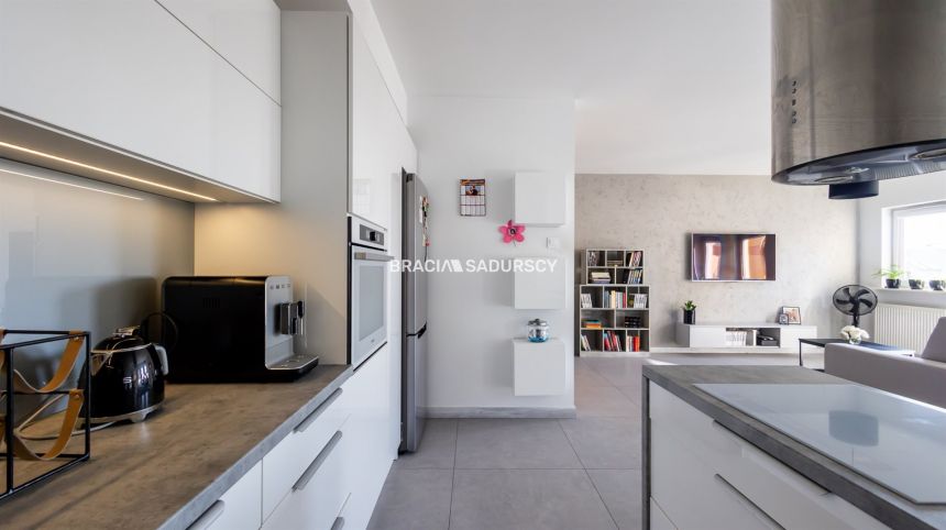 Nowoczesny salon 40m2/2balkony/garaz/piwnica miniaturka 7