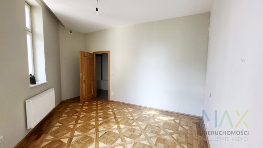 Wyremontowane 4 pokoje na Starym Mieście miniaturka 7