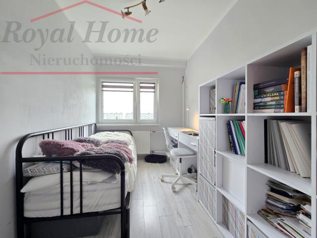 Przestronne, b. ładne 4 pok z balkonem w Oławie. miniaturka 7