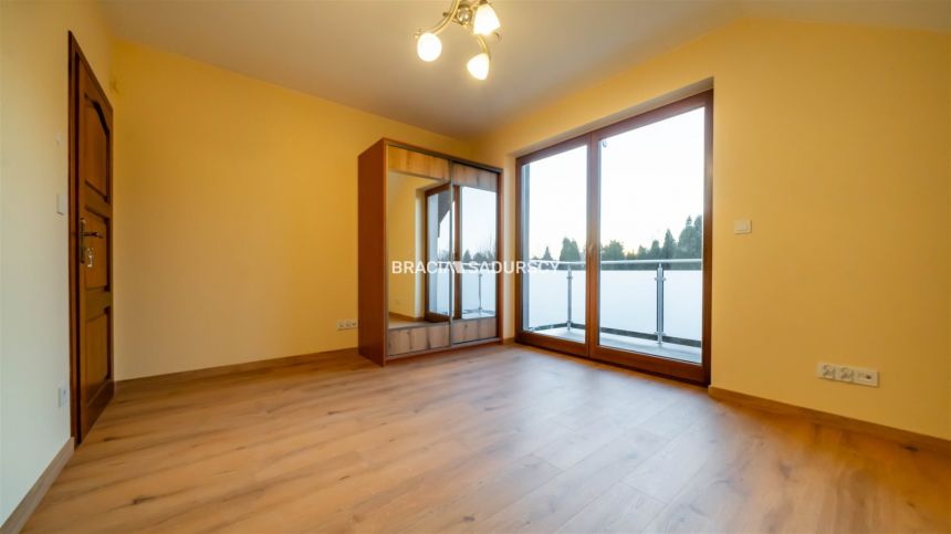 Wysoki standard, ponad 300 m2, 12,5 arowa działka miniaturka 25