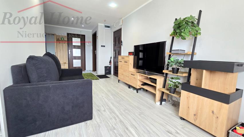 Przestronne, b. ładne 4 pok z balkonem w Oławie. miniaturka 2