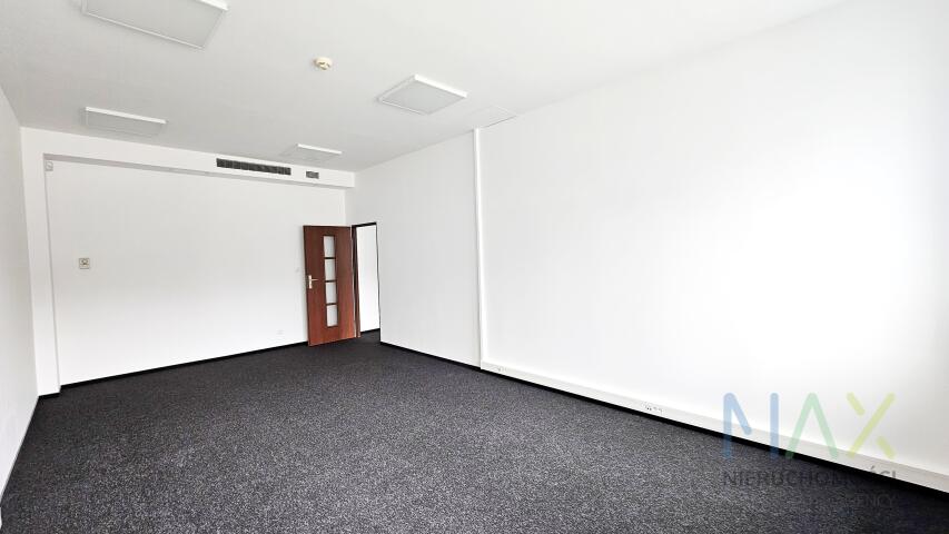 2 pokojowy lokal w biurowcu na parterze miniaturka 2