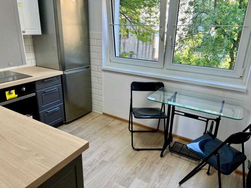 Ulica Ciasna, trzy samodzielne pokoje po remoncie miniaturka 22