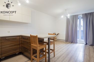 Odświeżone 3 pok mieszkanie | Zamykany garaż | Centrum