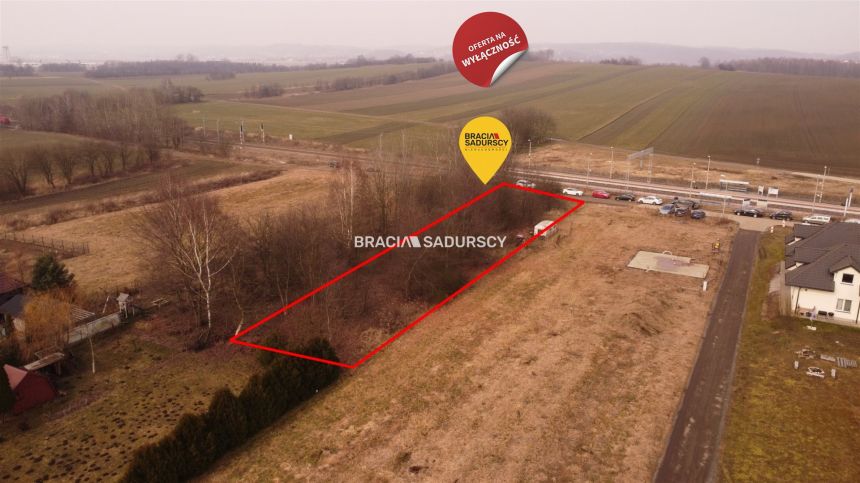Działka budowlana 1105 m, obok SKA - zdjęcie 1
