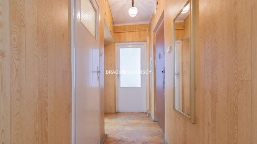 Dwupokojowe mieszkanie z olbrzymim potencjałem! miniaturka 19