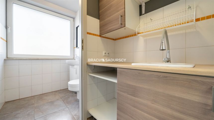 Lokal / biuro / usługi / ul. Centralna miniaturka 13