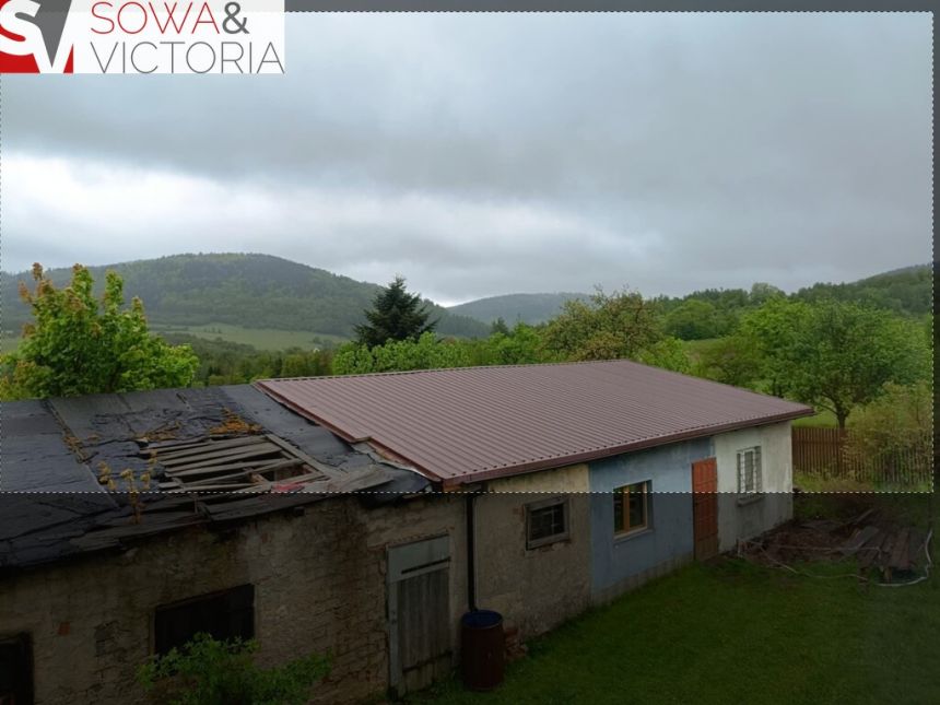 Baza wypadowa w Góry Sowie, ok 800 m od stacji PKP miniaturka 10