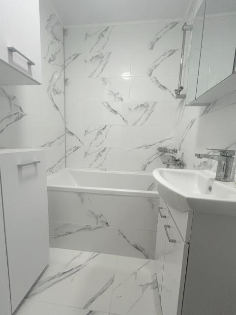 Ciche, wyposażone, przy Metrze miniaturka 8