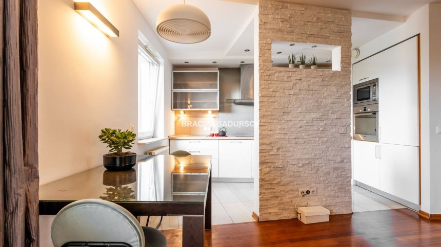 GUSTOWNE, KOMFORTOWE W PRESTIZOWYM APARTAMENTOWCU miniaturka 1