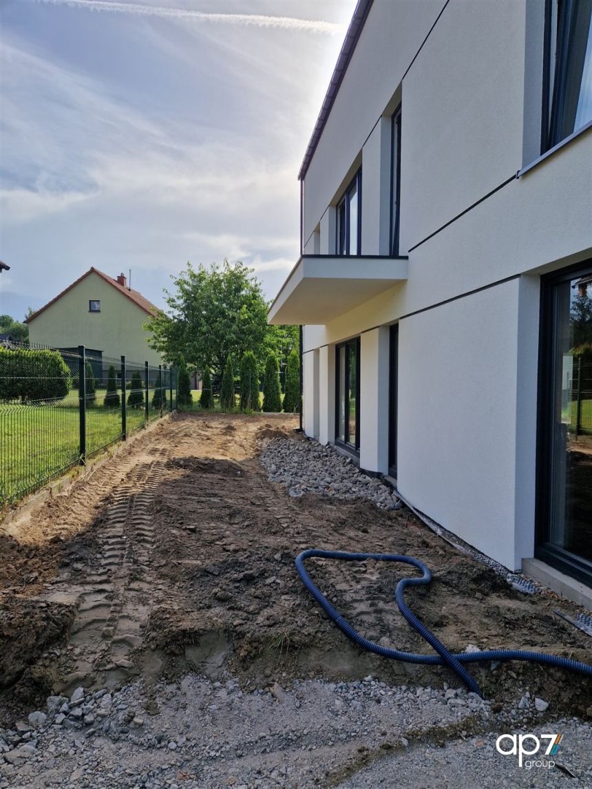 Dom składający się z 2 niezależnych apartamentów miniaturka 4