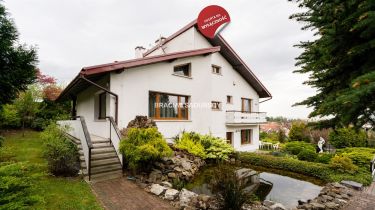 Atrakcyjny dom z działką 1760m2 w Bochni