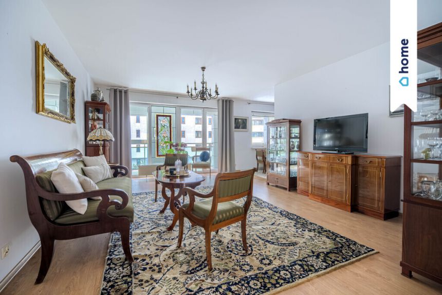 Wygodny, elegancki apartament przy samym metrze - zdjęcie 1