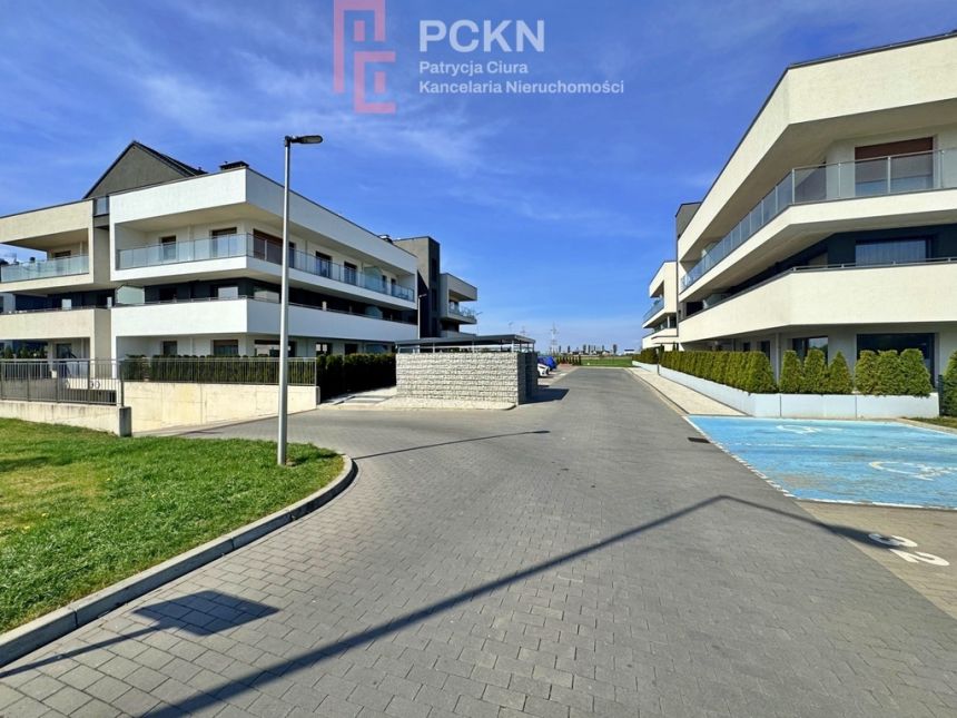 Apartament z ogródkiem i mp w garażu w cenie! miniaturka 6