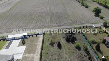 Strobów, 671 000 zł, 60.46 ar, woda w drodze