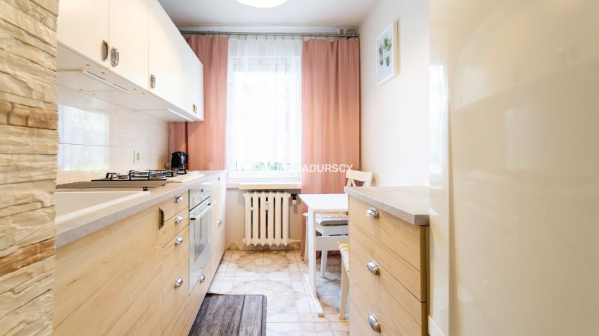 ul.Powstańców – 2 pokoje, osobna kuchnia, balkon miniaturka 6