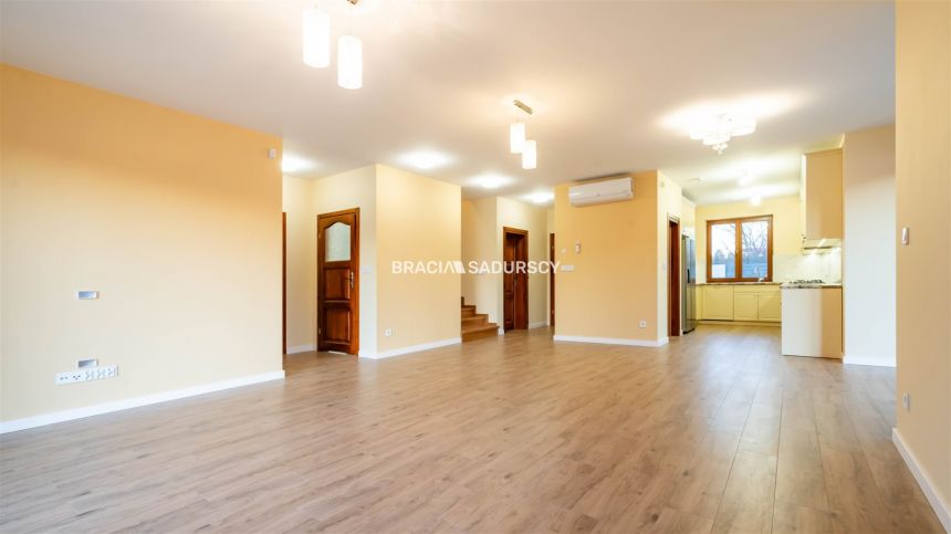 Wysoki standard, ponad 300 m2, 12,5 arowa działka miniaturka 22