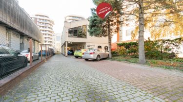 Atrakcyjny lokal w pobliżu Ronda Mogilskiego