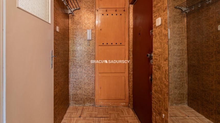 Klasyczne mieszkanie blisko uczelni miniaturka 13