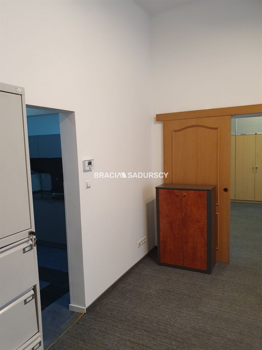 Lokal pod kancelarię|ul. Topolowa miniaturka 9
