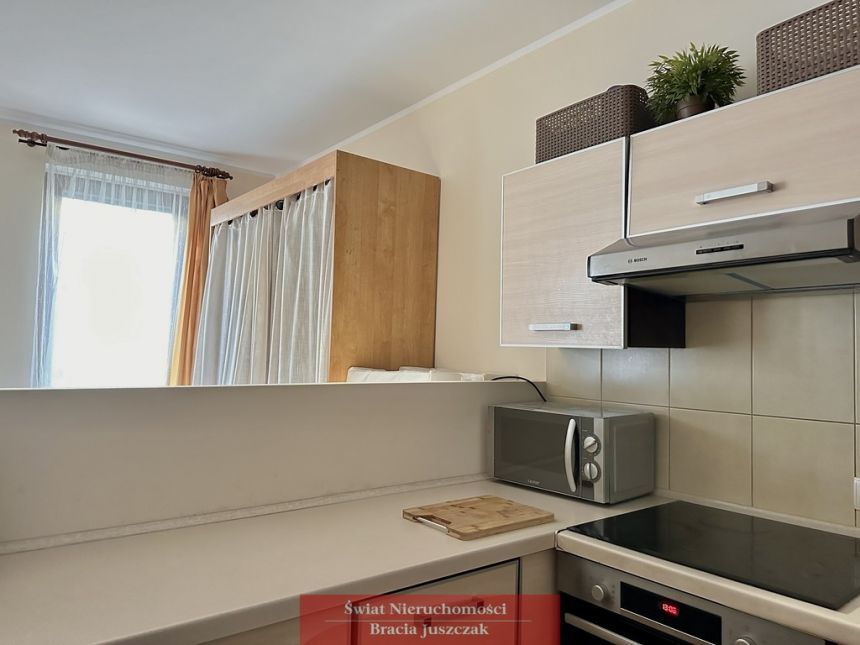Balkon (10 mkw), łazienka z oknem (7 mkw), garaż miniaturka 7