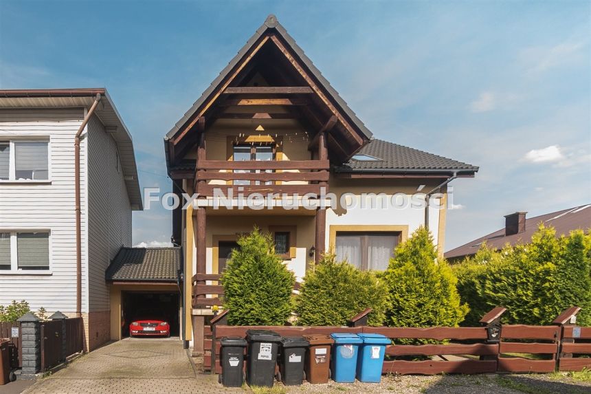 Przestronny dom w elegacnkiej dzielnicy Czechowic - zdjęcie 1
