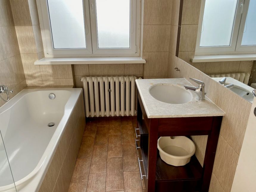 Narutowicza, przestrzeń i panorama Łodzi za oknem miniaturka 14