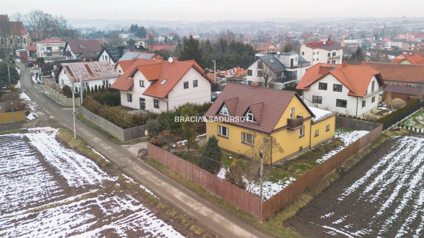 Dom wolnostojący w Zielonkach, duża działka miniaturka 10