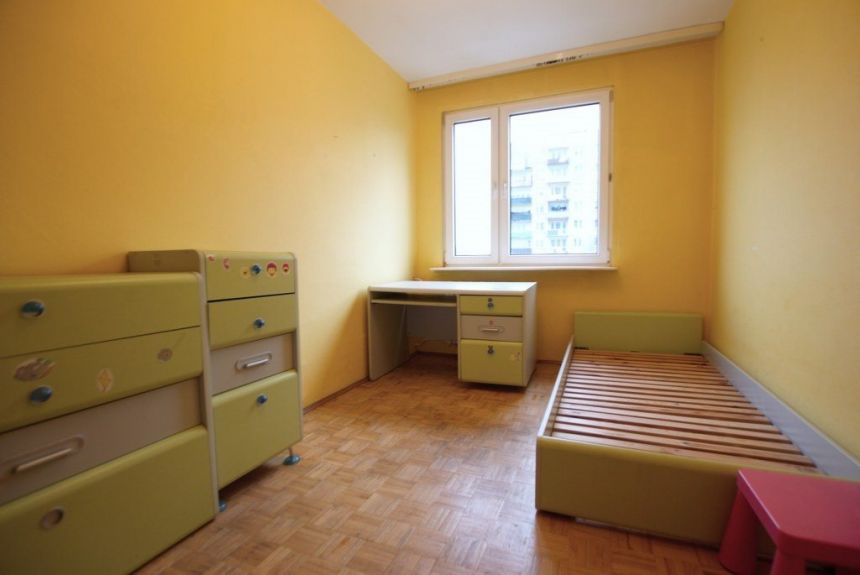 3 pokoje, osobna kuchnia, balkon, winda miniaturka 6