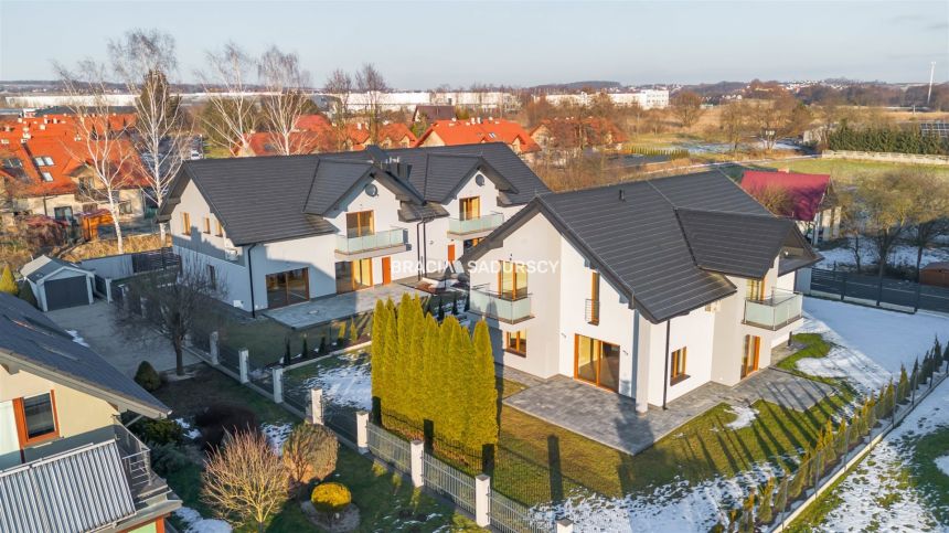 Wysoki Standard, 220 m2, 4,5 arowa dzaiłka, NOWY miniaturka 43