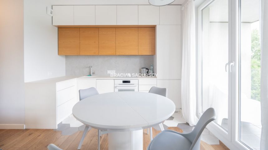 Nowoczesny apartament z tarasem w sercu Zabłocia miniaturka 16