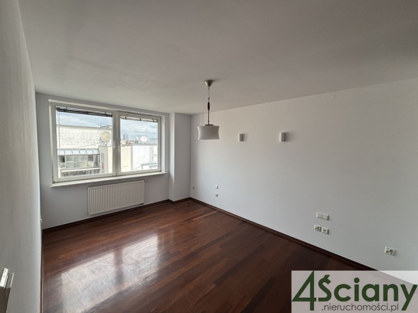 Komfortowy 4-pokojowy apartament na Woli miniaturka 8