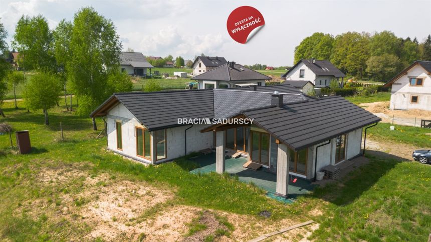 Piękny dom parterowy / 20 ar / las / Tomice - zdjęcie 1
