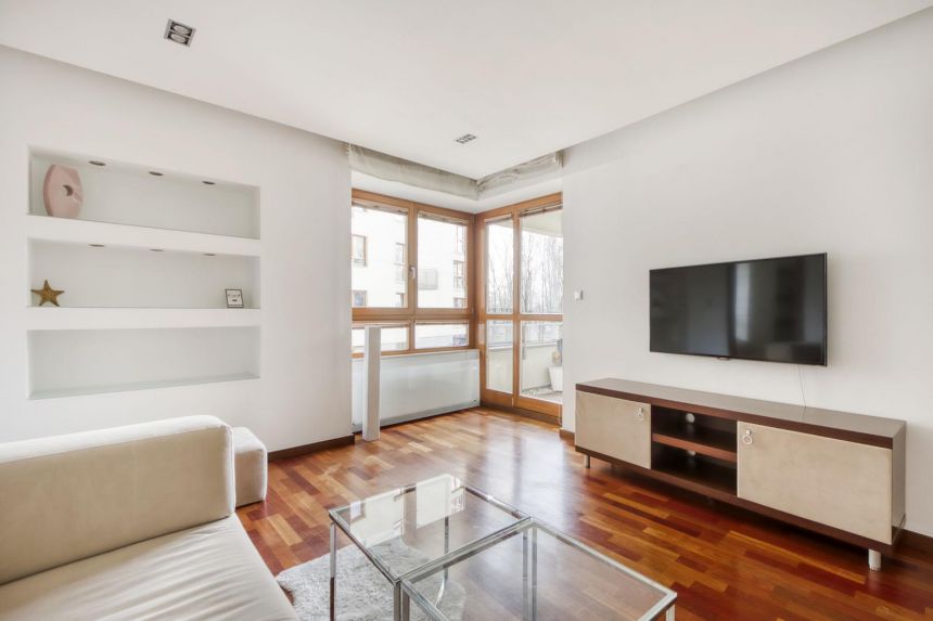 3 pokoje w apartamentowcu - zdjęcie 1